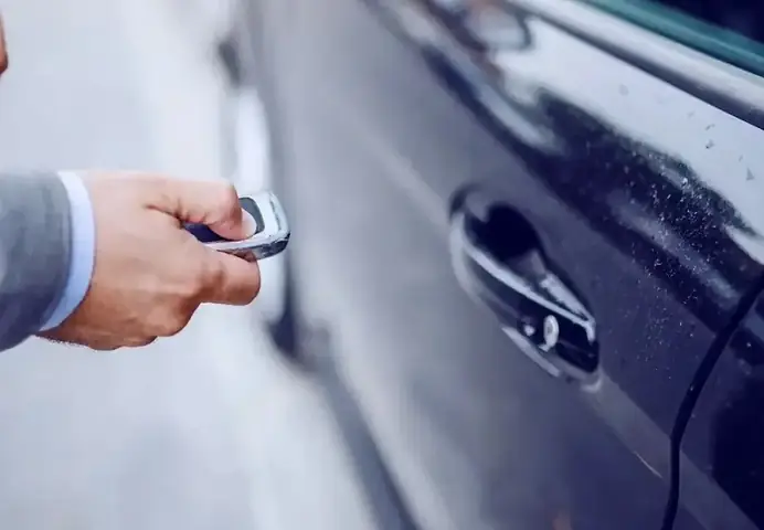 1. Dấu Hiệu Cần Thay Pin Chìa Khoá Ô Tô