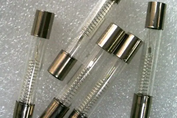 Cầu Chì Ống Thủy Tinh