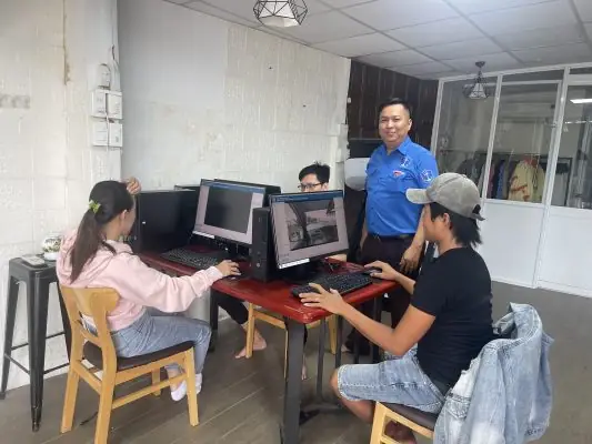 Lái Xe Ô Tô Dễ Hay Khó