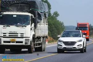 Lái Xe Ô Tô Khi Tắc Đường