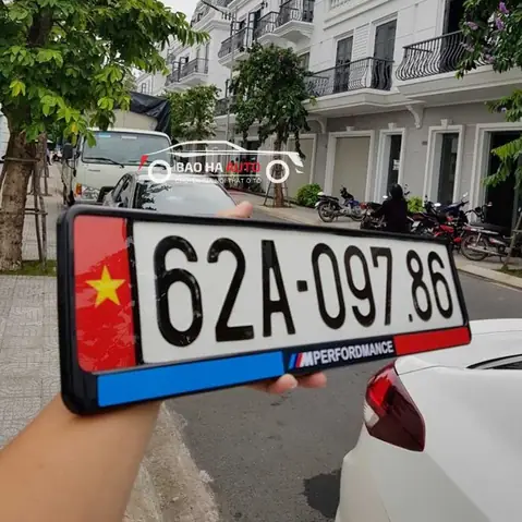 Quy Định Pháp Luật Về Khung Biển Số Xe Ô Tô Tại Việt Nam