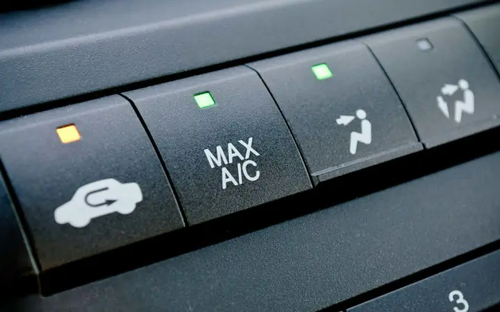 Làm Mát Xe Ô Tô Trong Mùa Hè