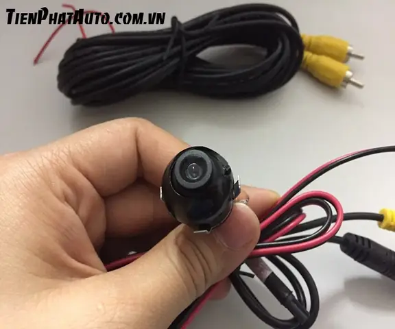 Lý Do Nên Lắp Camera Cập Lề Cho Ô Tô?