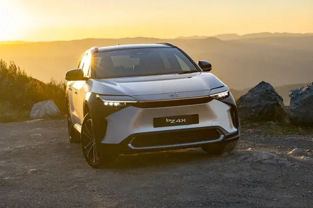 Lệ Phí Lưu Hành Xe Ô Tô: Hướng Dẫn Tra Cứu, Mức Phí Và Quy Trình Đóng Mới Nhất