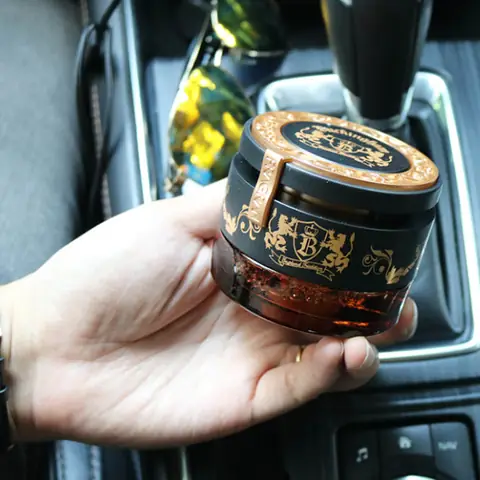 Lọ Nuóc Xịt Mùi Ca Fe Trên Xe Ô Tô