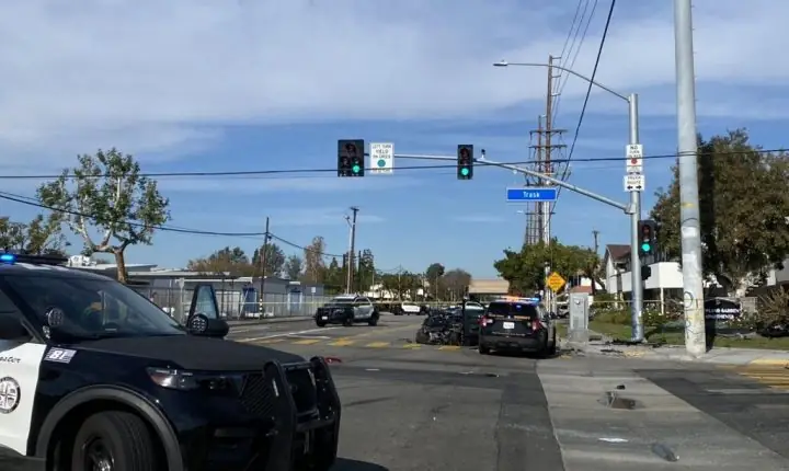 Lỡ Tông Đèn Xe Ô Tô Đền Bao Nhiêu? Hướng Dẫn Chi Tiết