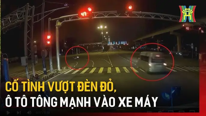 Lỡ Tông Đèn Xe Ô Tô Đền Bao Nhiêu? Hướng Dẫn Chi Tiết