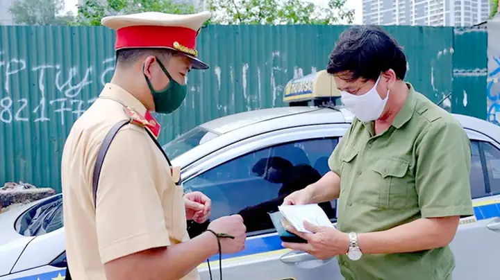 Mức Phạt Lỗi Không Mang Giấy Phép Lái Xe Ô Tô