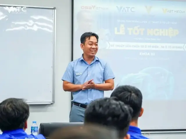 Sự Hiện Diện Của Ban Lãnh Đạo Và Giảng Viên Cùng Những Lời Chúc Đầy Ý Nghĩa