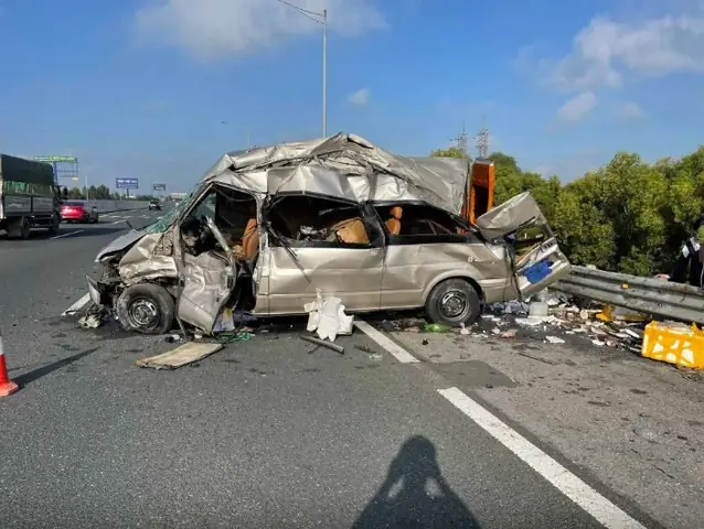 Lốp Xe Ô Tô 16 Chỗ: Chọn Loại Nào Tốt, An Toàn Và Phù Hợp Nhất? Lốp Xe Ô Tô 16 Chỗ: Chọn Loại Nào Tốt, An Toàn Và Phù Hợp Nhất?