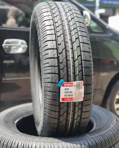 Lốp Xe Ô Tô 205 65 R15 B390 Bst: Đánh Giá Chuyên Sâu