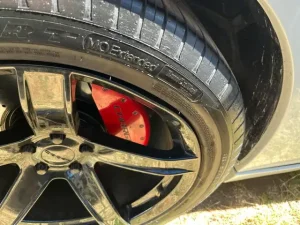 Lốp Xe Ô Tô Bị Xước Có Nguy Hiểm Không Và Cách Xử Lý An Toàn