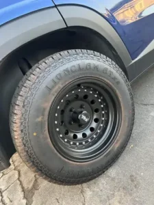 Lốp Xe Ô Tô Chevrolet Bị Lỗi Cần Được Kiểm Tra Và Sửa Chữa Ngay Lập Tức