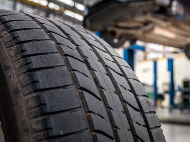 Lốp Xe Ô Tô Bao Lâu Phải Thay?