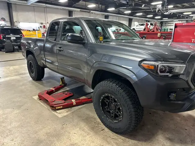 Lốp Xe Ô Tô Dùng Cho Xe Ben: Loại Nào Tốt Nhất Và Cách Chọn Phù Hợp? Lốp Xe Ô Tô Dùng Cho Xe Ben: Loại Nào Tốt Nhất Và Cách Chọn Phù Hợp?