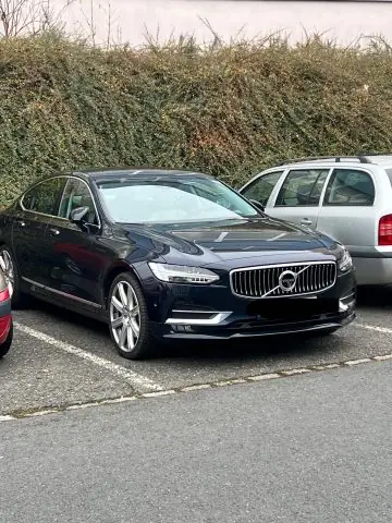 Thiết Kế Vai Lốp Và Thành Bên