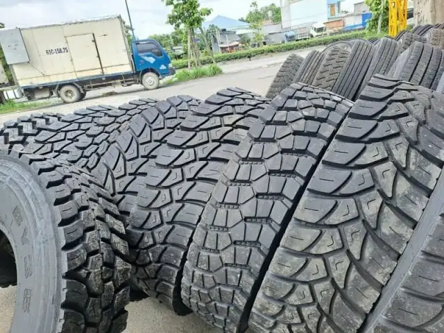 Lốp Xe Ô Tô Lắp Đúng Chiều: Hướng Dẫn Chi Tiết Từ A-z