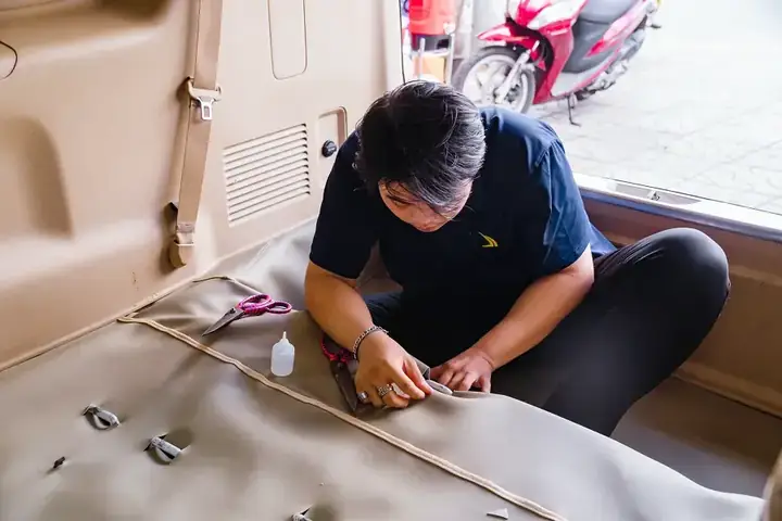 Bạn Có Phù Hợp Để Dán Lót Sàn Simili: