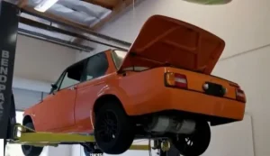 10 Kỹ Năng Lưu Chuyển Xe Ô Tô An Toàn Khi Đường Bị Ngập Nước