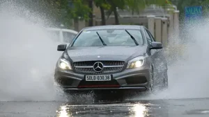 Lưu Ý Sấm Chớp Khi Lái Xe Ô Tô: Hướng Dẫn An Toàn Chi Tiết Cho Tài Xế