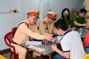 Ma Tuý Lái Ô Tô Tông Hai Xe