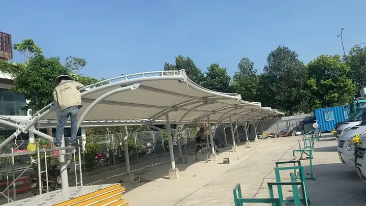 Mái Che Bạt Căng Nhà Xe Hoàng Gia Tạo Không Gian An Toàn
