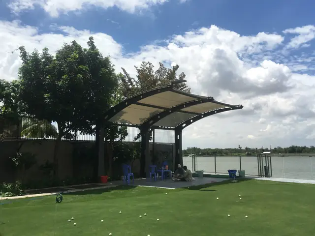 Mái Che Xe Ô Tô Trước Nhà