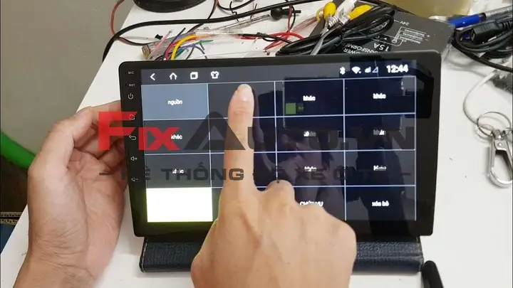 Các Dấu Hiệu Nhận Biết Màn Hình Cảm Ứng Xe Ô Tô Bị Lệch