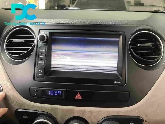Nguyên Nhân Khiến Màn Hình Ô Tô Bị Nhiễu Hoặc Nhấp Nháy