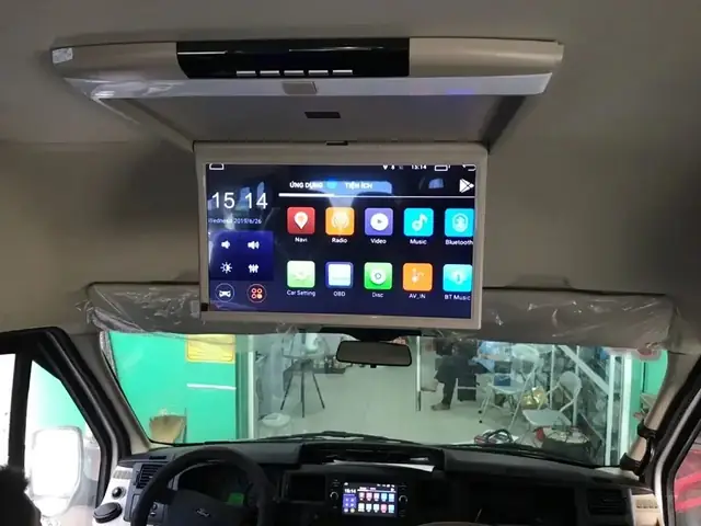 Những Lưu Ý Khi Lựa Chọn Màn Hình Ốp Trần Ô Tô 17 Inch