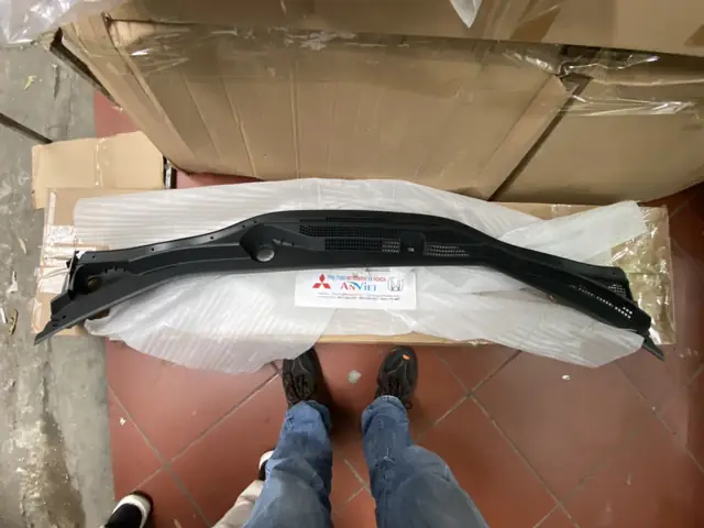 Máng Nước Xe Ô Tô: Hướng Dẫn Chi Tiết Từ Cấu Tạo Đến Bảo Dưỡng Hiệu Quả Máng Nước Xe Ô Tô: Hướng Dẫn Chi Tiết Từ Cấu Tạo Đến Bảo Dưỡng Hiệu Quả