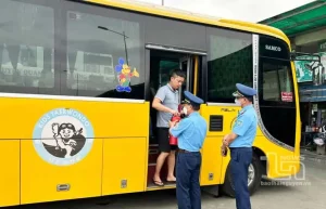 Mẫu Hợp Đồng Vận Chuyển Hành Khách Xe Hợp Đồng Có Những Nội Dung Tối Thiểu Sau Đây: