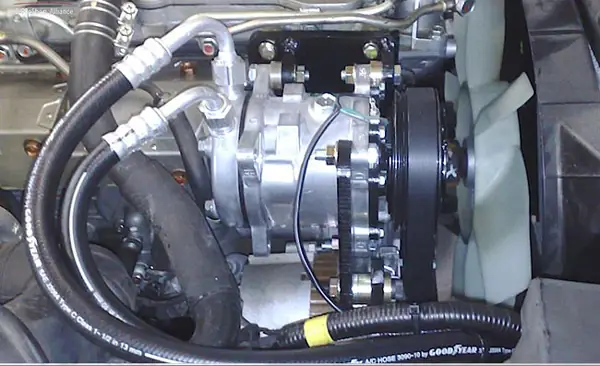 Vai Trò Quan Trọng Của Máy Nén Khí Bơm Lốp Xe Ô Tô