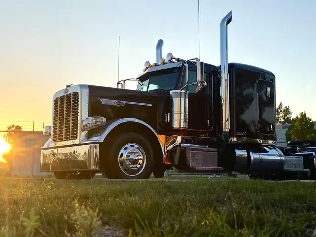 Kinh Nghiệm Chọn Máy Ra Vào Lốp Xe Ô Tô Tối Ưu Cho Xưởng Dịch Vụ