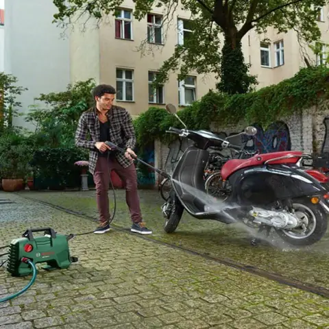 Máy Phun Xịt Rửa Gia Đình Bosch Aquatak 33-11 Đa Ứng Dụng