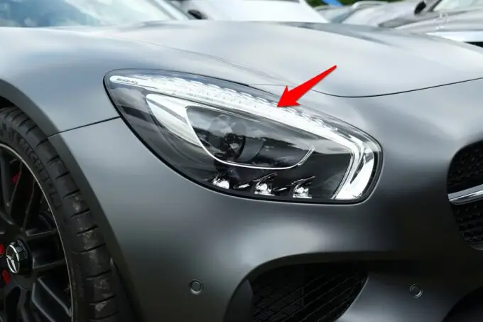 Tầm Quan Trọng Của Việc Mở Đèn Xe Ô Tô Ban Ngày