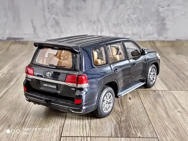 Mô Hình Xe Ô Tô Landcruiser