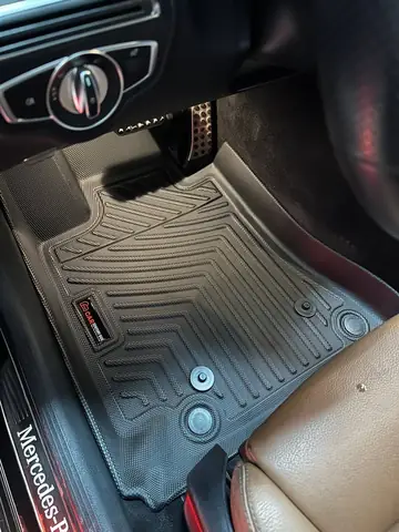 Chọn Thảm Lót Sàn Ô Tô Không Mùi