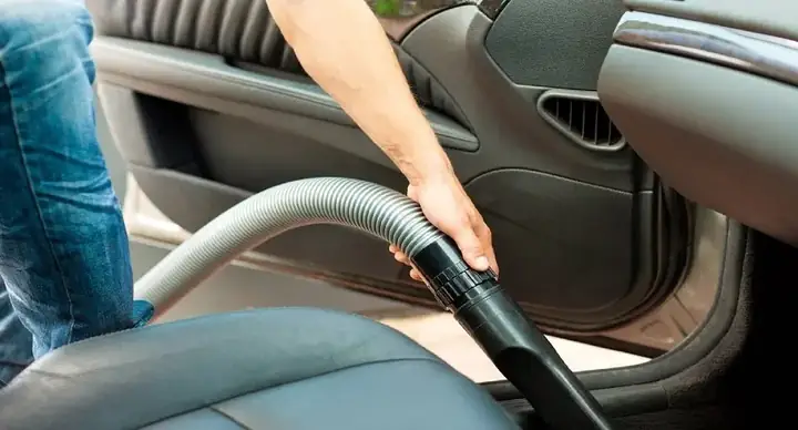 Khử Mùi Hôi Bằng Máy Hút Bụi