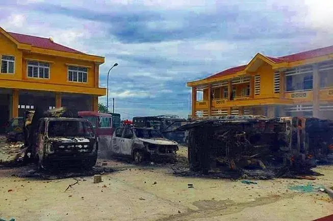 Xét Xử Hai Người Đốt Nhiều Xe Ô Tô Của Cảnh Sát Cơ Động