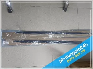 Nẹp Chân Kính Cửa Trước Xe Innova Chính Hãng