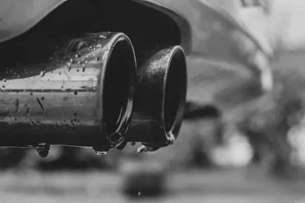 Ngập Ống Xả Xe Ô Tô Không Sao: Sự Thật Và Cách Xử Lý Đúng