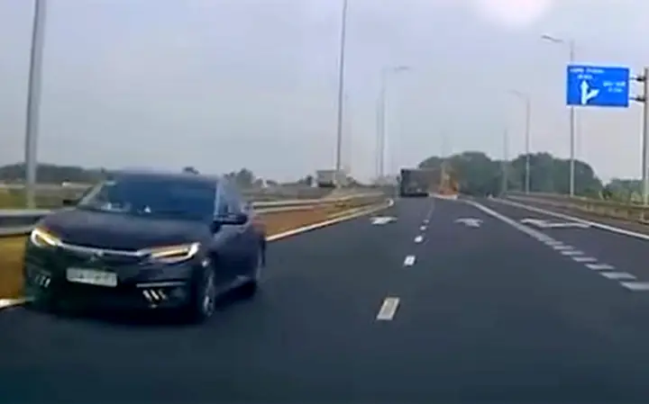 Không Có Bằng Lái Còn Đi Ngược Chiều Cao Tốc, Tài Xế Và Chủ Xe Khách Bị Phạt 112 Triệu Đồng