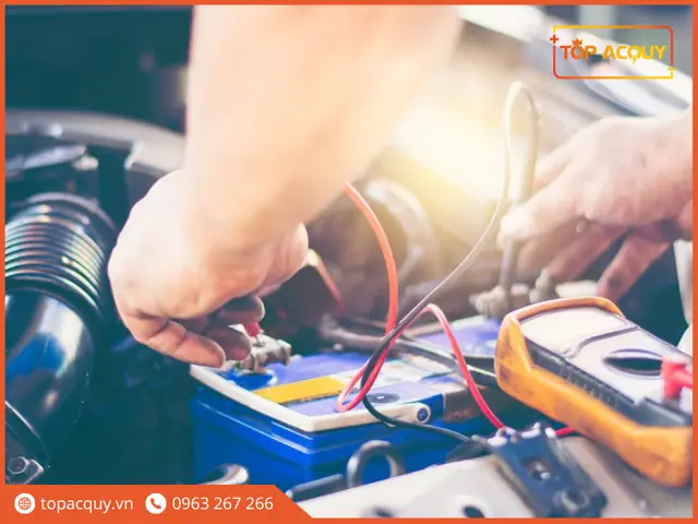 Dùng Bộ Kích Bình Điện Ô Tô