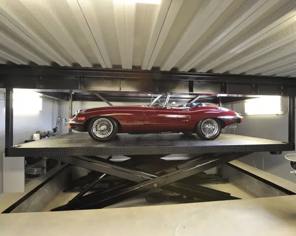 Chọn Công Nghệ Nâng: Thủy Lực Hay Cáp Kéo