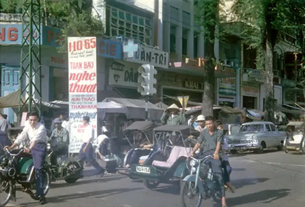 Nhà Ô Tô Cạnh Xe Đạp: Hiểu Rõ Thiết Kế An Toàn Và Lợi Ích Thực Tế Cho Người Dùng