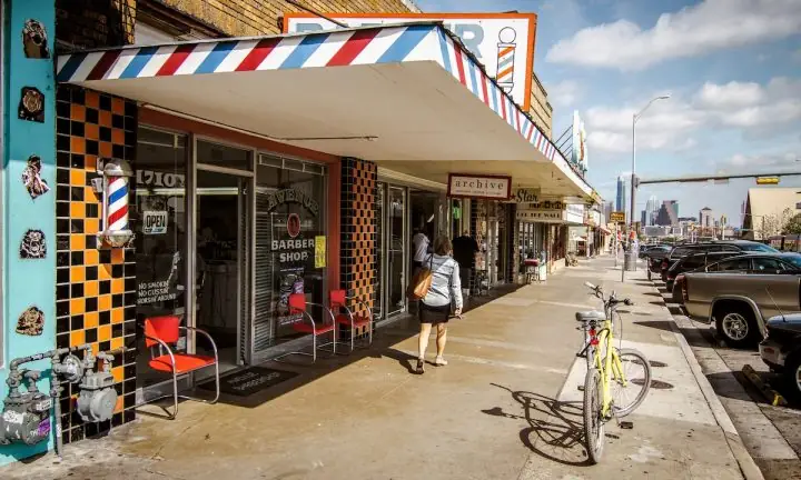 Nhà Ô Tô Cạnh Xe Đạp: Hiểu Rõ Thiết Kế An Toàn Và Lợi Ích Thực Tế Cho Người Dùng