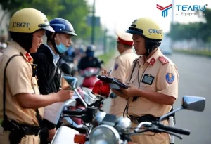 Sử Dụng Giấy Đăng Ký Xe Giả Bị Cảnh Sát Giao Thông Phạt Bao Nhiêu?