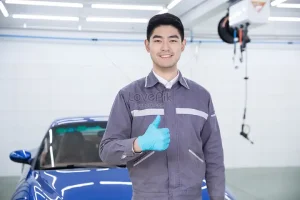 Bàn Giao Xe Và Tư Vấn Khách Hàng