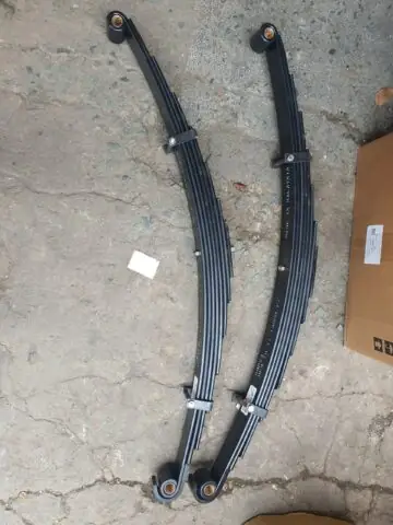 Nhíp Xe Ô Tô Hino Là Gì? Vai Trò Cốt Lõi Trong Hệ Thống Treo